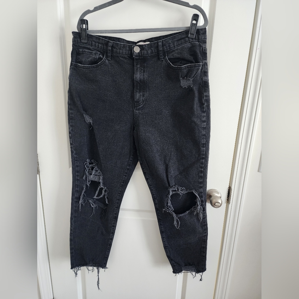 Distressed Black Women's Jeans Size 17/33w.